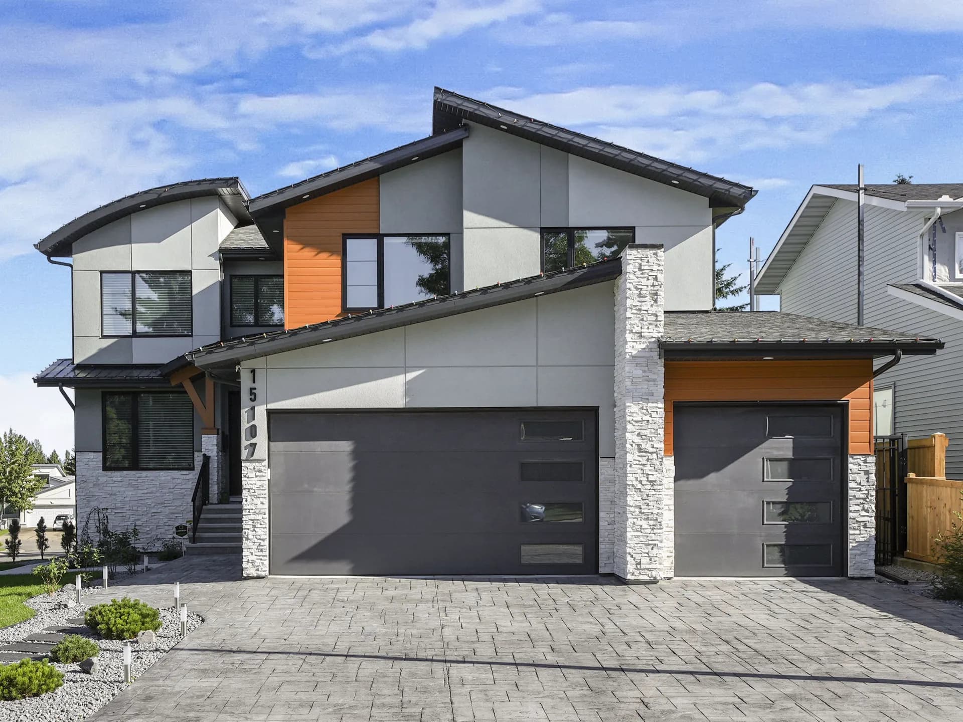 Exterior Photo 1