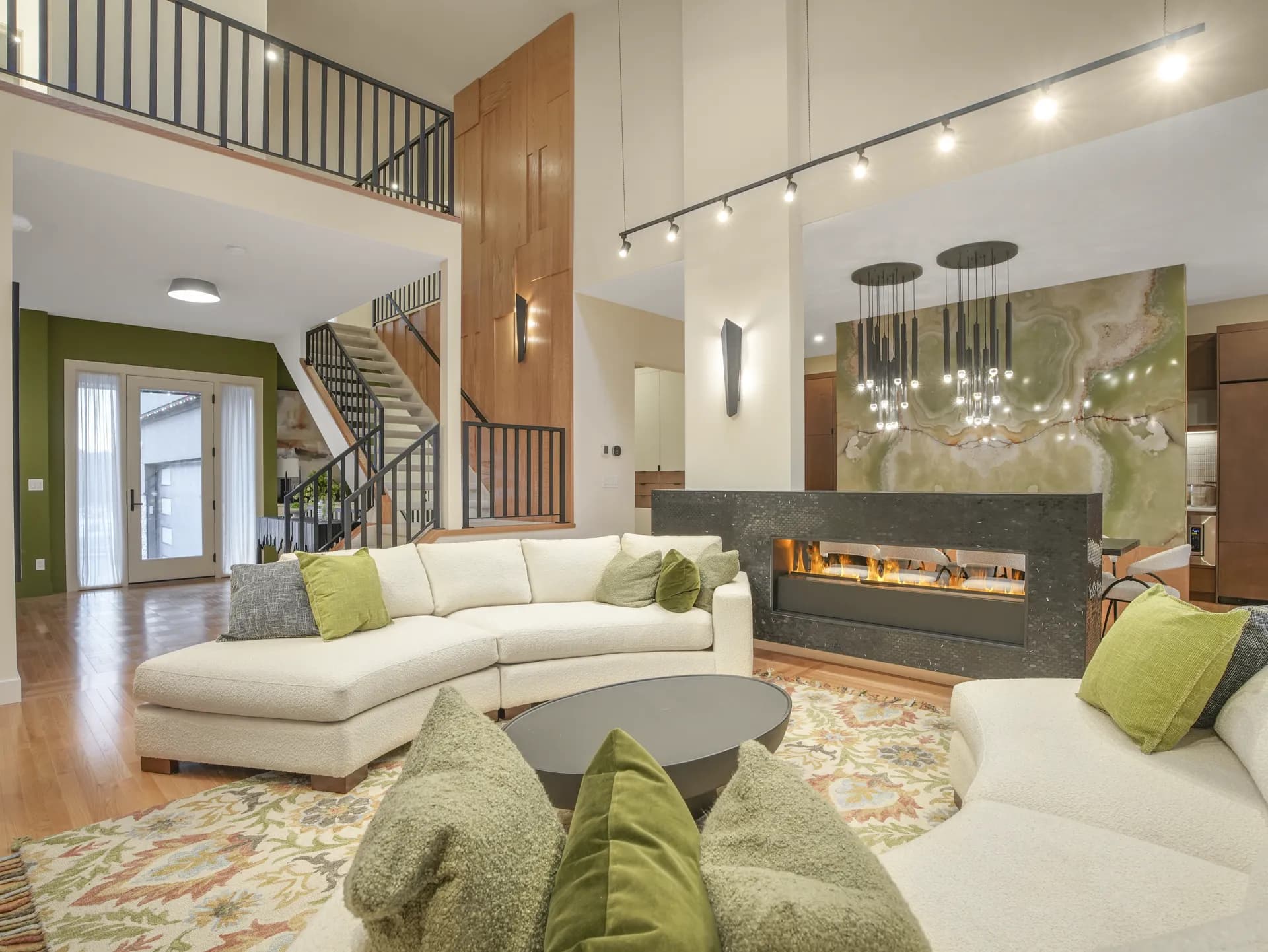 Interior Photo 10